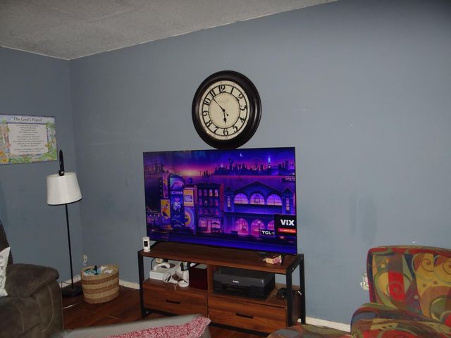 4445 N Emerson Avenue, Fresno, CA 93705