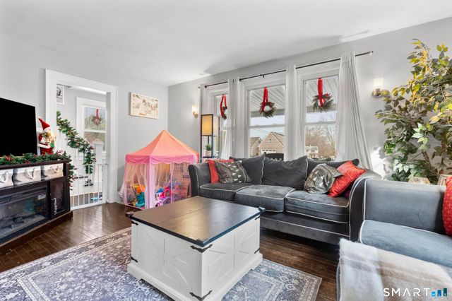 14 Dalewood Drive, Norwich, CT 06360