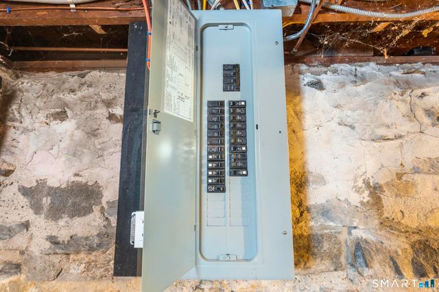 14 Dalewood Drive, Norwich, CT 06360