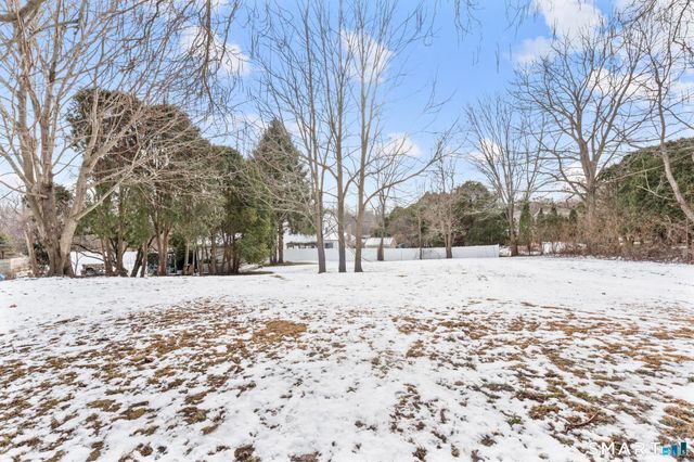 14 Dalewood Drive, Norwich, CT 06360