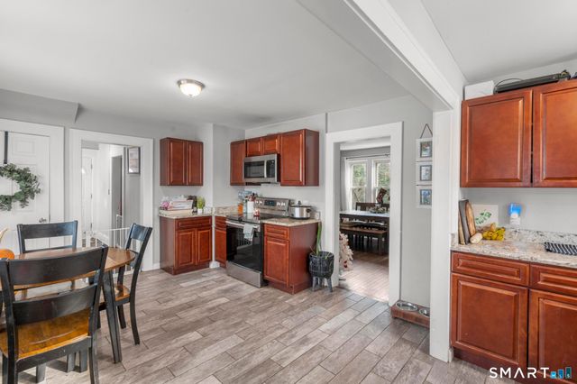 14 Dalewood Drive, Norwich, CT 06360