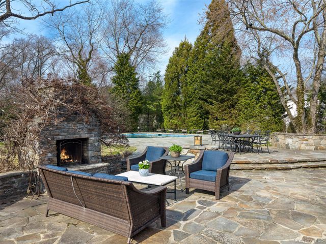 18 Tamarac Trail, Harrison, NY 10528