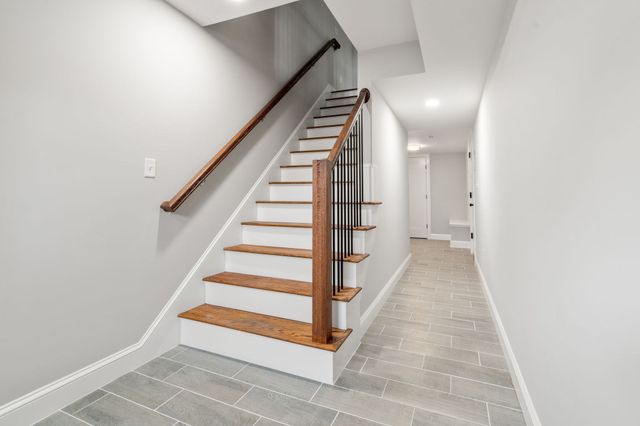 25 Danielles Way, Worcester, MA 01606