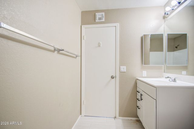 2201 N COMANCHE Drive 1055, Chandler, AZ 85224