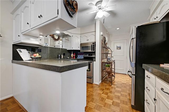 5308 W 103rd Terrace, Overland Park, KS 66207