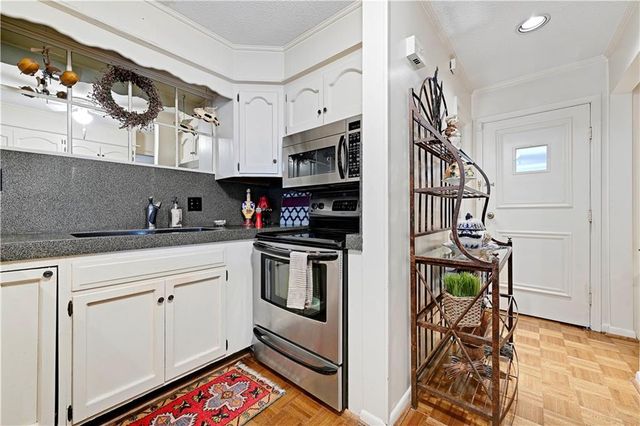 5308 W 103rd Terrace, Overland Park, KS 66207