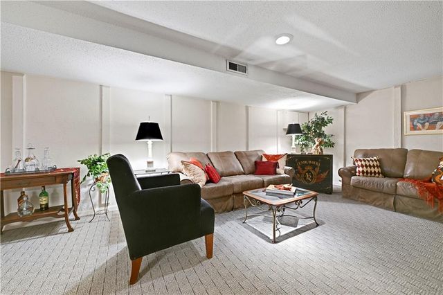 5308 W 103rd Terrace, Overland Park, KS 66207