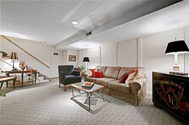 5308 W 103rd Terrace, Overland Park, KS 66207