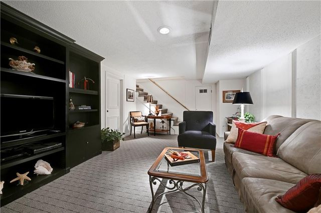 5308 W 103rd Terrace, Overland Park, KS 66207