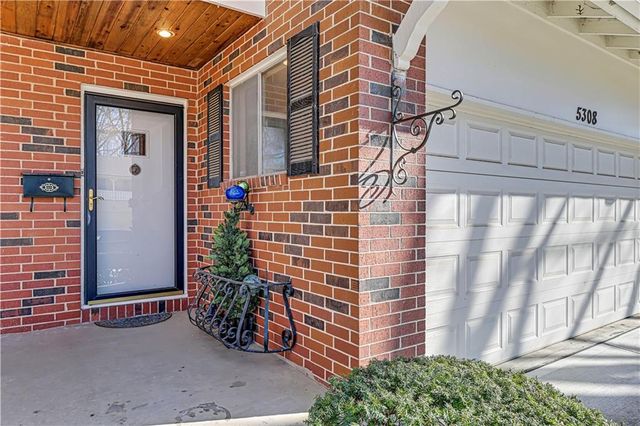 5308 W 103rd Terrace, Overland Park, KS 66207