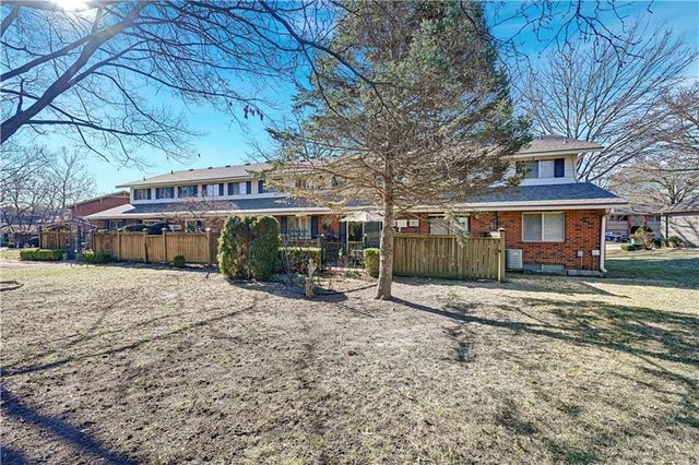 5308 W 103rd Terrace, Overland Park, KS 66207