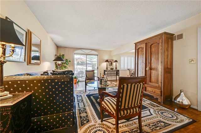 5308 W 103rd Terrace, Overland Park, KS 66207