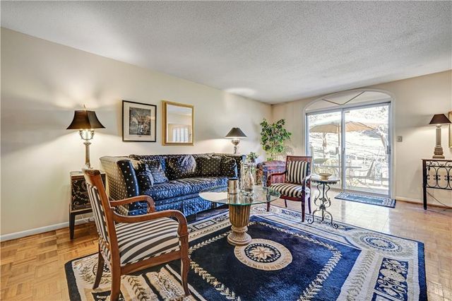 5308 W 103rd Terrace, Overland Park, KS 66207