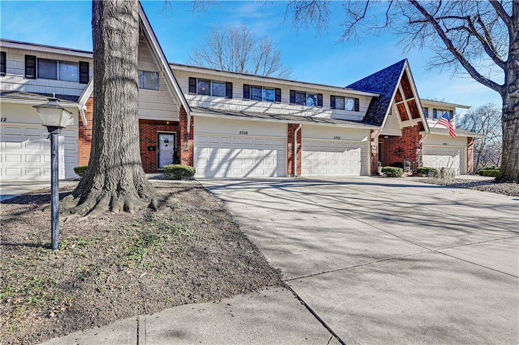 5308 W 103rd Terrace, Overland Park, KS 66207