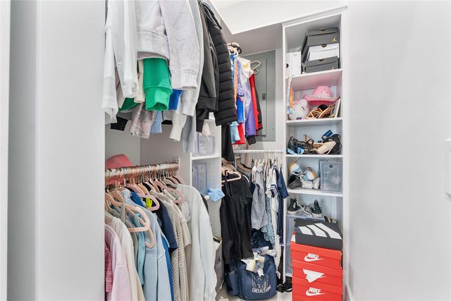 8211 NW 74th Ave, Tamarac, FL 33321