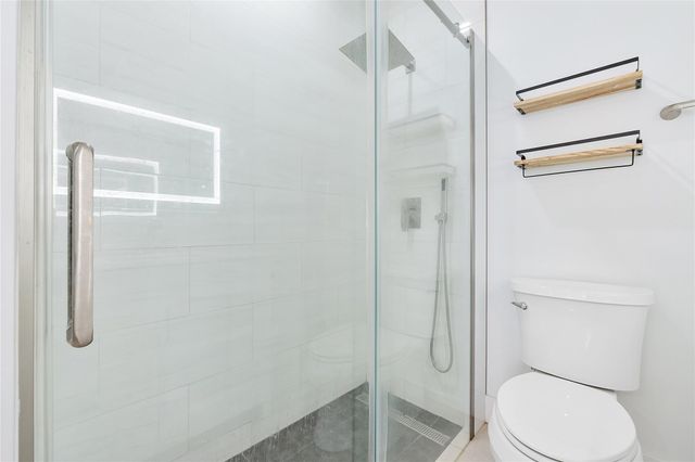 8211 NW 74th Ave, Tamarac, FL 33321