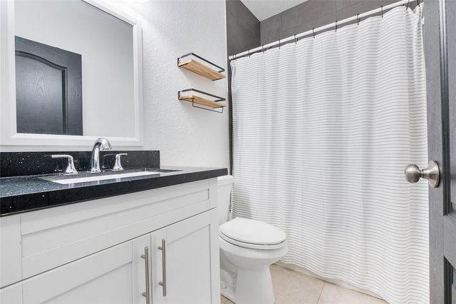 8211 NW 74th Ave, Tamarac, FL 33321