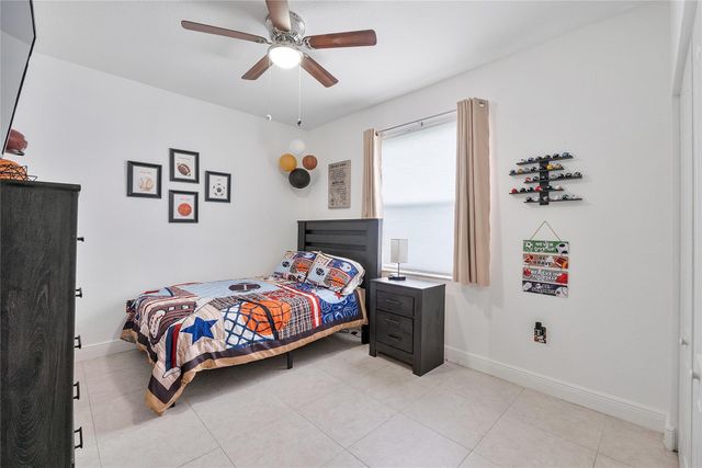 8211 NW 74th Ave, Tamarac, FL 33321