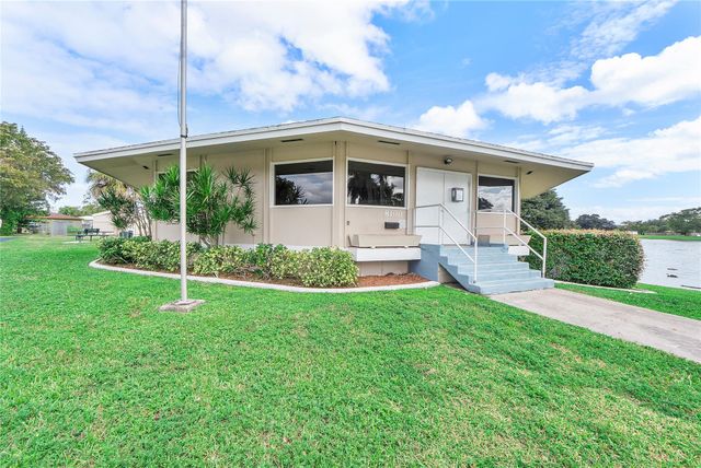 8211 NW 74th Ave, Tamarac, FL 33321