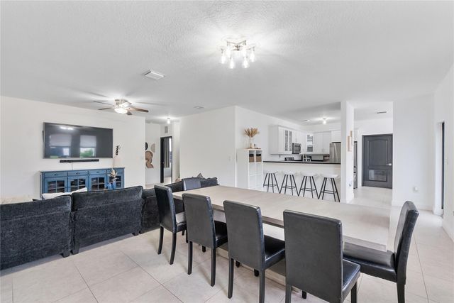 8211 NW 74th Ave, Tamarac, FL 33321