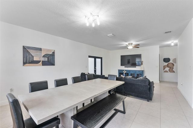 8211 NW 74th Ave, Tamarac, FL 33321