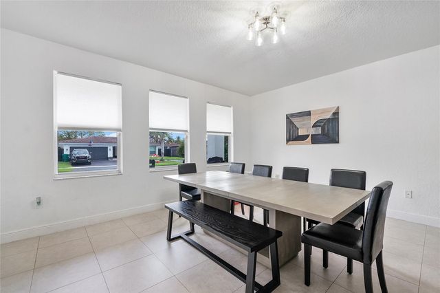 8211 NW 74th Ave, Tamarac, FL 33321