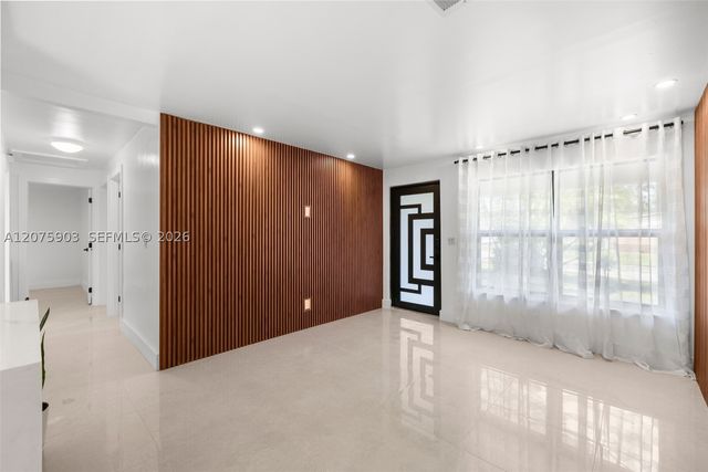 5741 Simms St, Hollywood, FL 33021