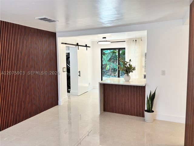 5741 Simms St, Hollywood, FL 33021