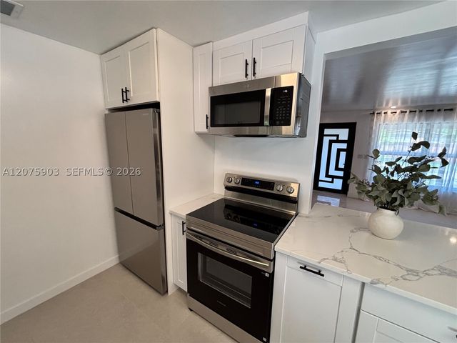 5741 Simms St, Hollywood, FL 33021