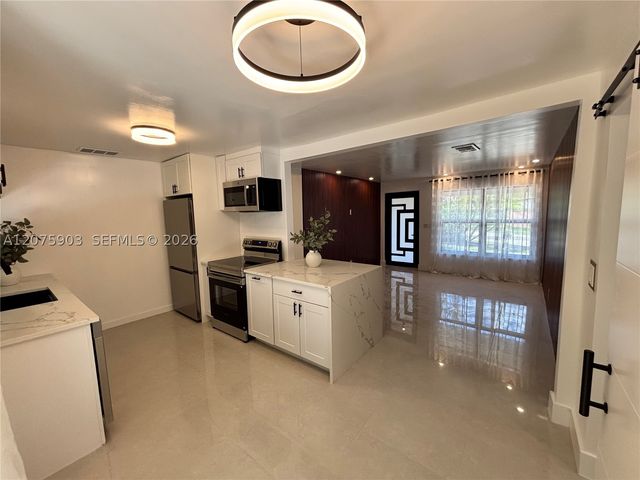 5741 Simms St, Hollywood, FL 33021