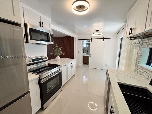 5741 Simms St, Hollywood, FL 33021