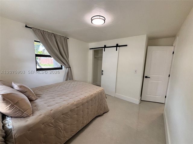 5741 Simms St, Hollywood, FL 33021