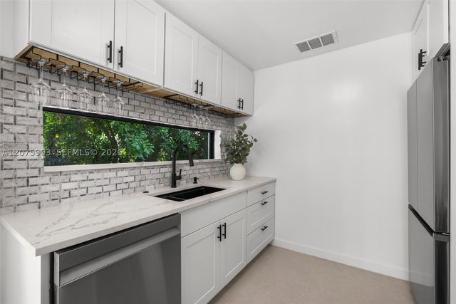 5741 Simms St, Hollywood, FL 33021