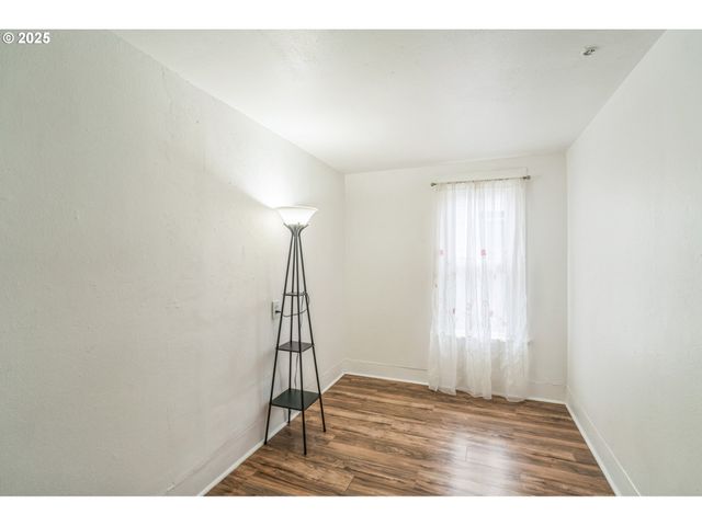 1321 Se MILL St, Roseburg, OR 97470