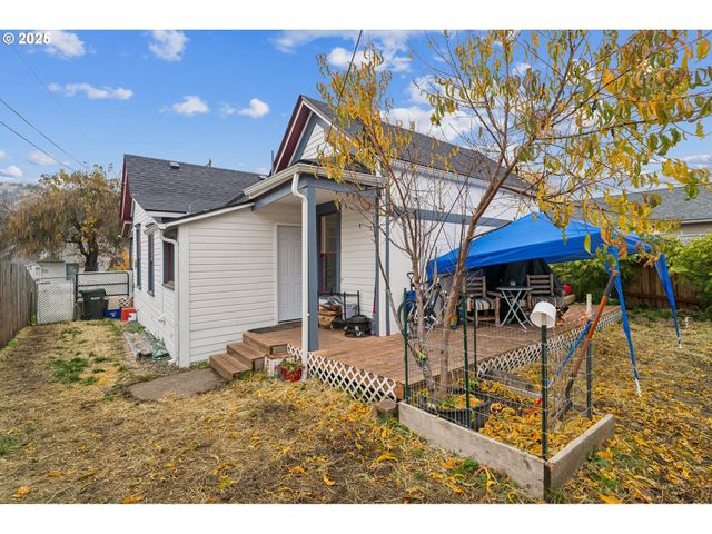 1321 Se MILL St, Roseburg, OR 97470