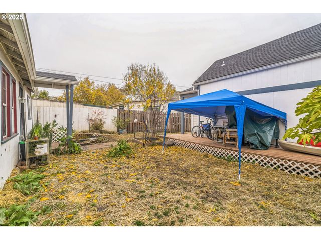1321 Se MILL St, Roseburg, OR 97470