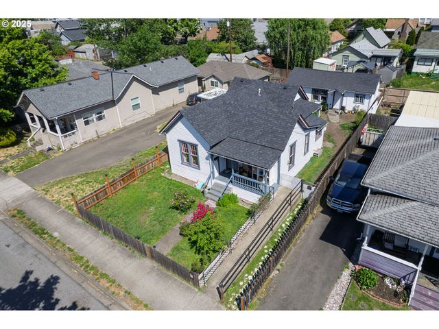 1321 Se MILL St, Roseburg, OR 97470