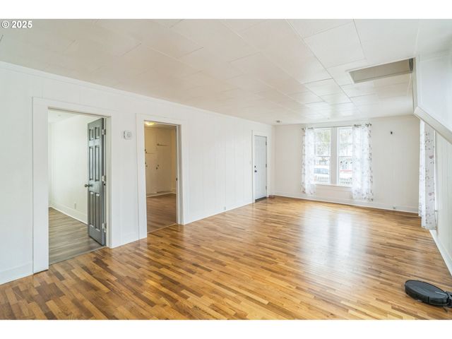 1321 Se MILL St, Roseburg, OR 97470