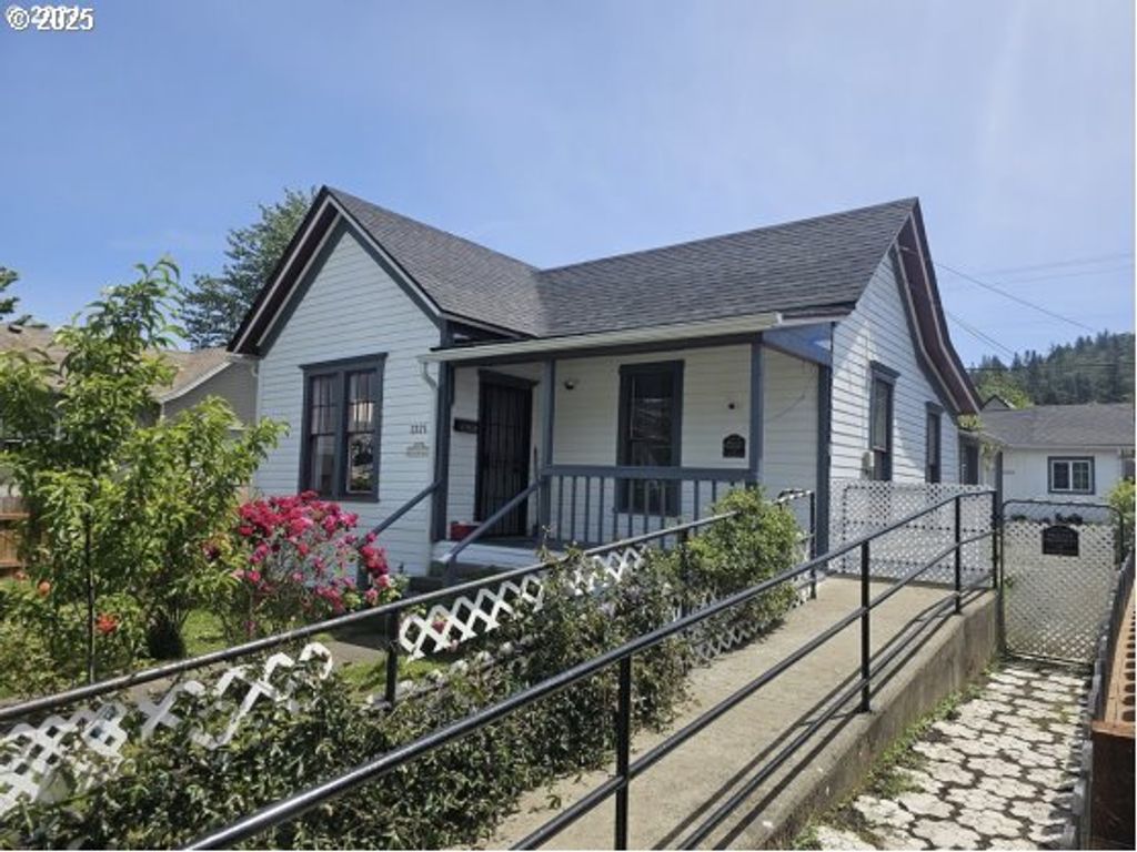 1321 Se MILL St, Roseburg, OR 97470