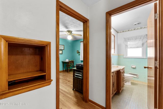 8606 Smithton Rd, Louisville, KY 40219