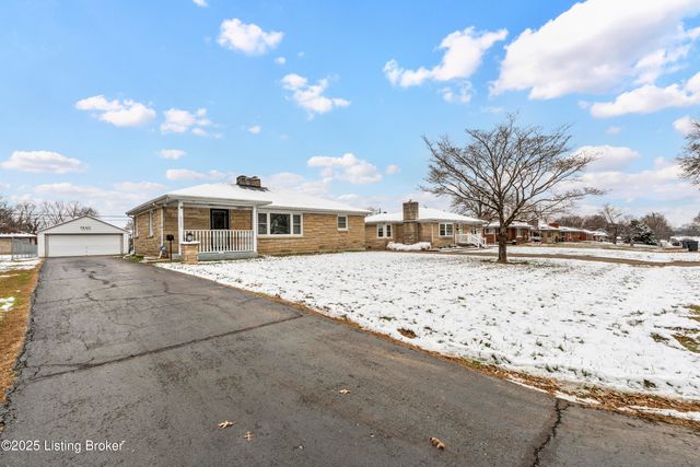 8606 Smithton Rd, Louisville, KY 40219