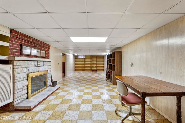 8606 Smithton Rd, Louisville, KY 40219