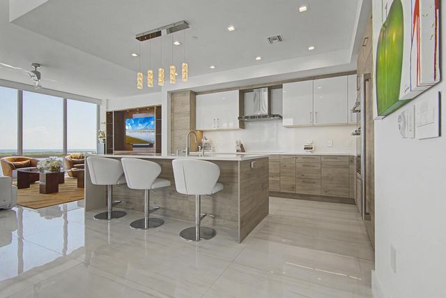 3 WATER CLUB Way 1201, North Palm Beach, FL 33408