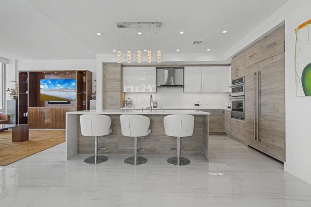 3 WATER CLUB Way 1201, North Palm Beach, FL 33408