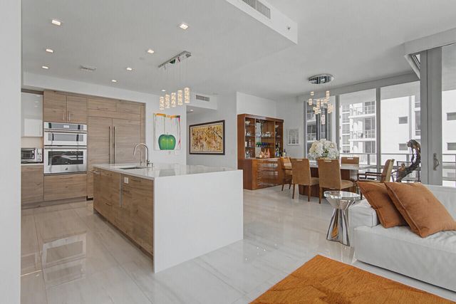 3 WATER CLUB Way 1201, North Palm Beach, FL 33408