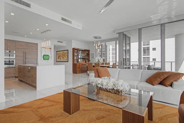 3 WATER CLUB Way 1201, North Palm Beach, FL 33408