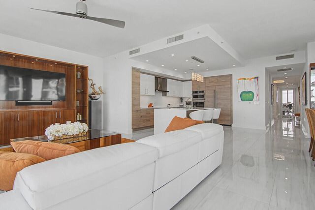 3 WATER CLUB Way 1201, North Palm Beach, FL 33408