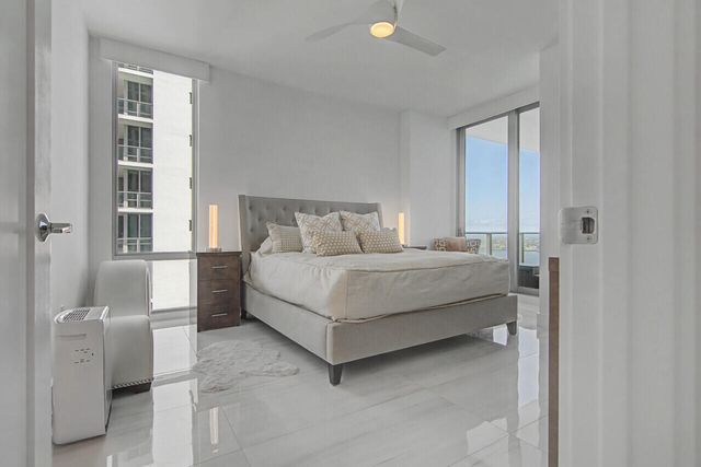 3 WATER CLUB Way 1201, North Palm Beach, FL 33408