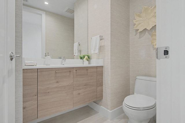 3 WATER CLUB Way 1201, North Palm Beach, FL 33408