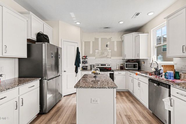 844 Golden Plum Lane, Zebulon, NC 27597